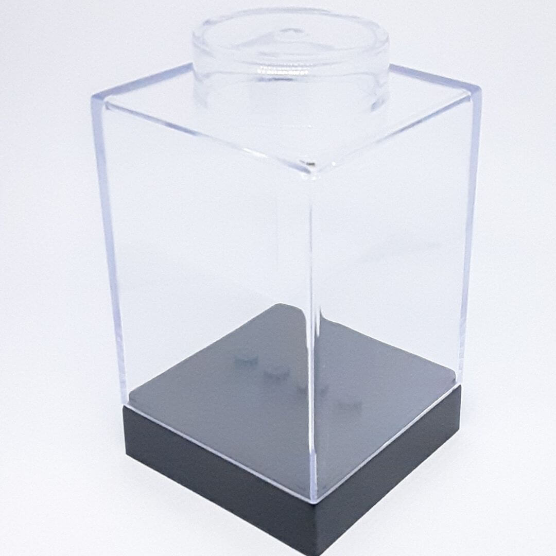 MATERIAL RESISTENTE DE FÁCIL LIMPEZA